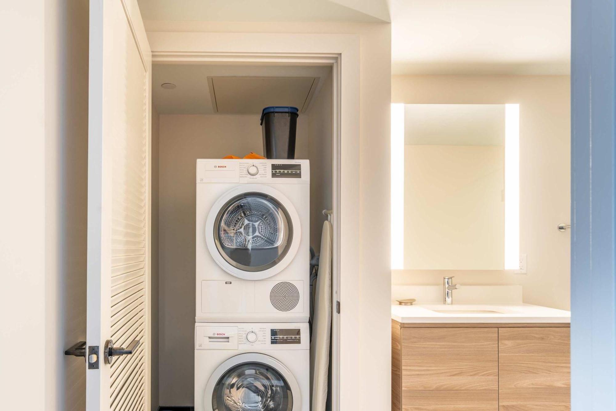 Luxury Apt Heart Of Seaport Бостън Екстериор снимка