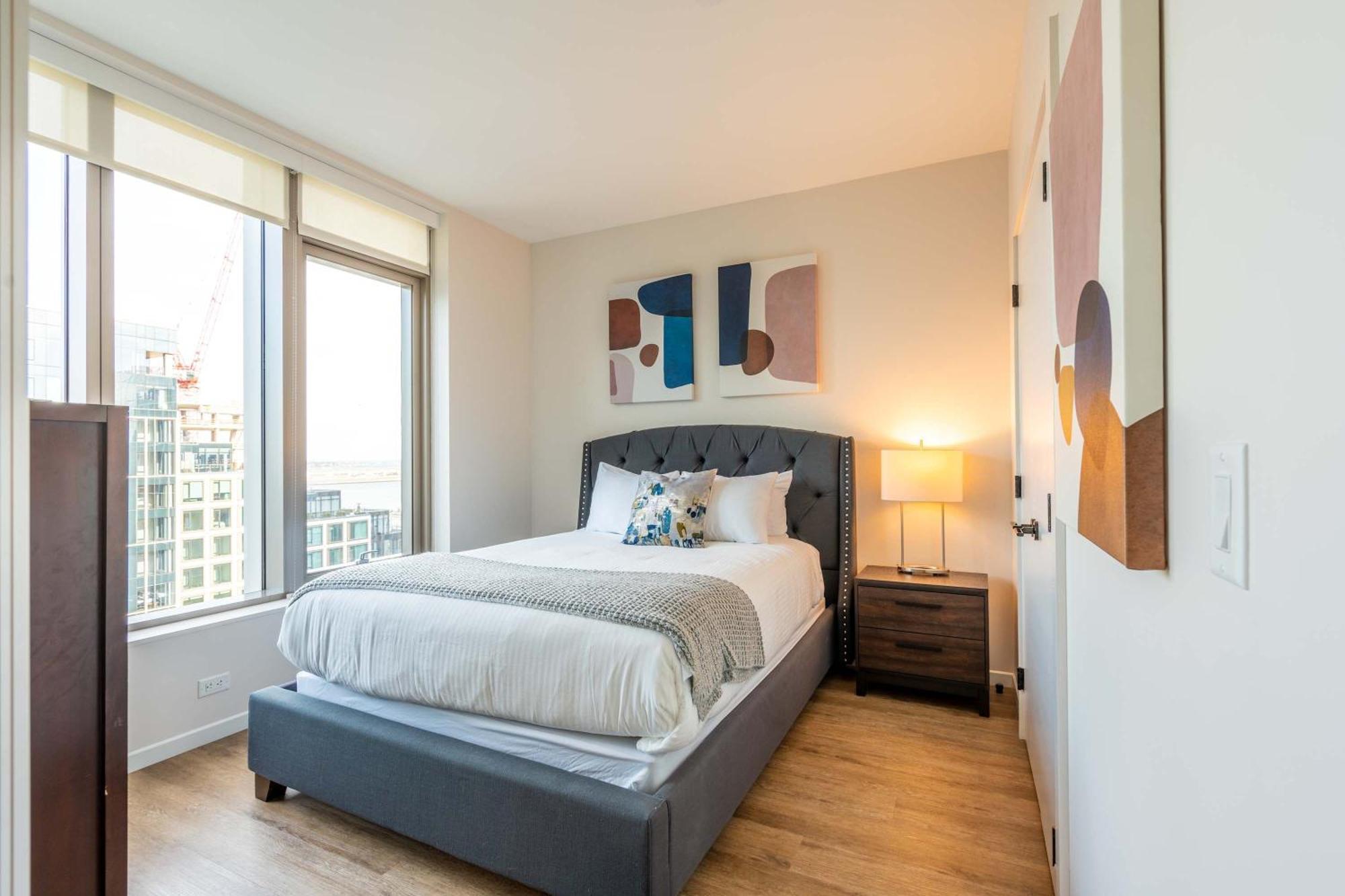 Luxury Apt Heart Of Seaport Бостън Екстериор снимка