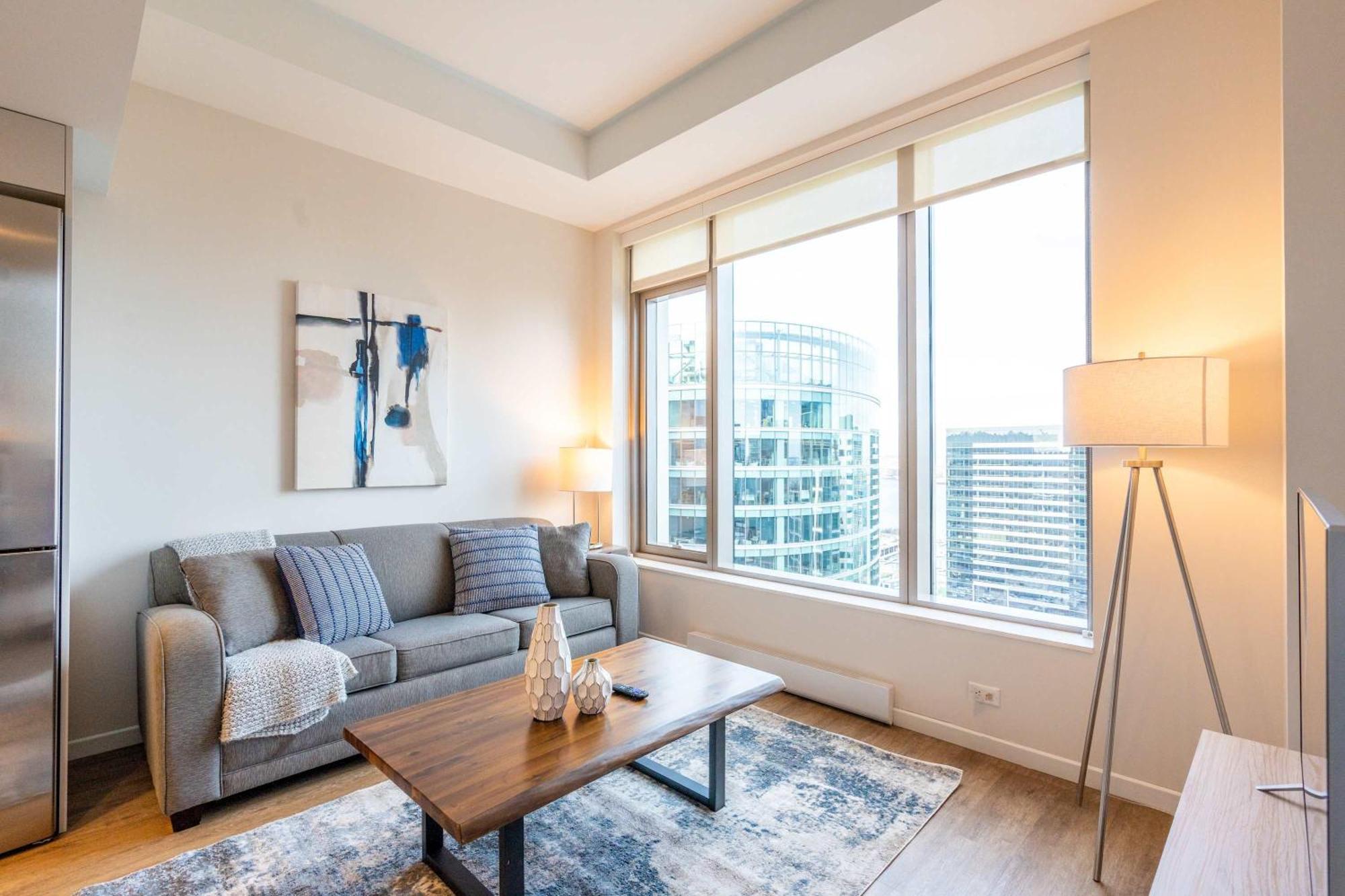 Luxury Apt Heart Of Seaport Бостън Екстериор снимка