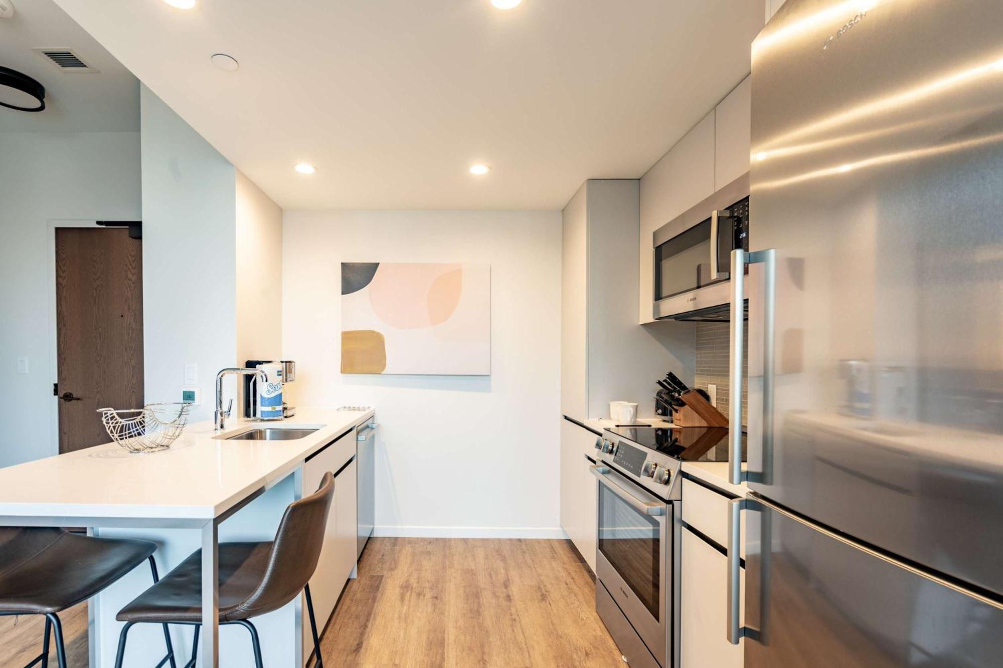 Luxury Apt Heart Of Seaport Бостън Екстериор снимка