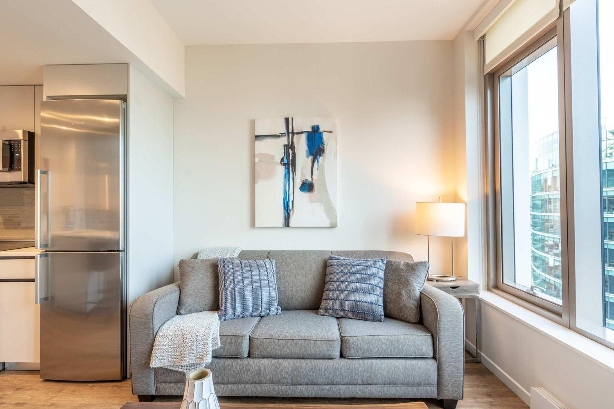Luxury Apt Heart Of Seaport Бостън Екстериор снимка