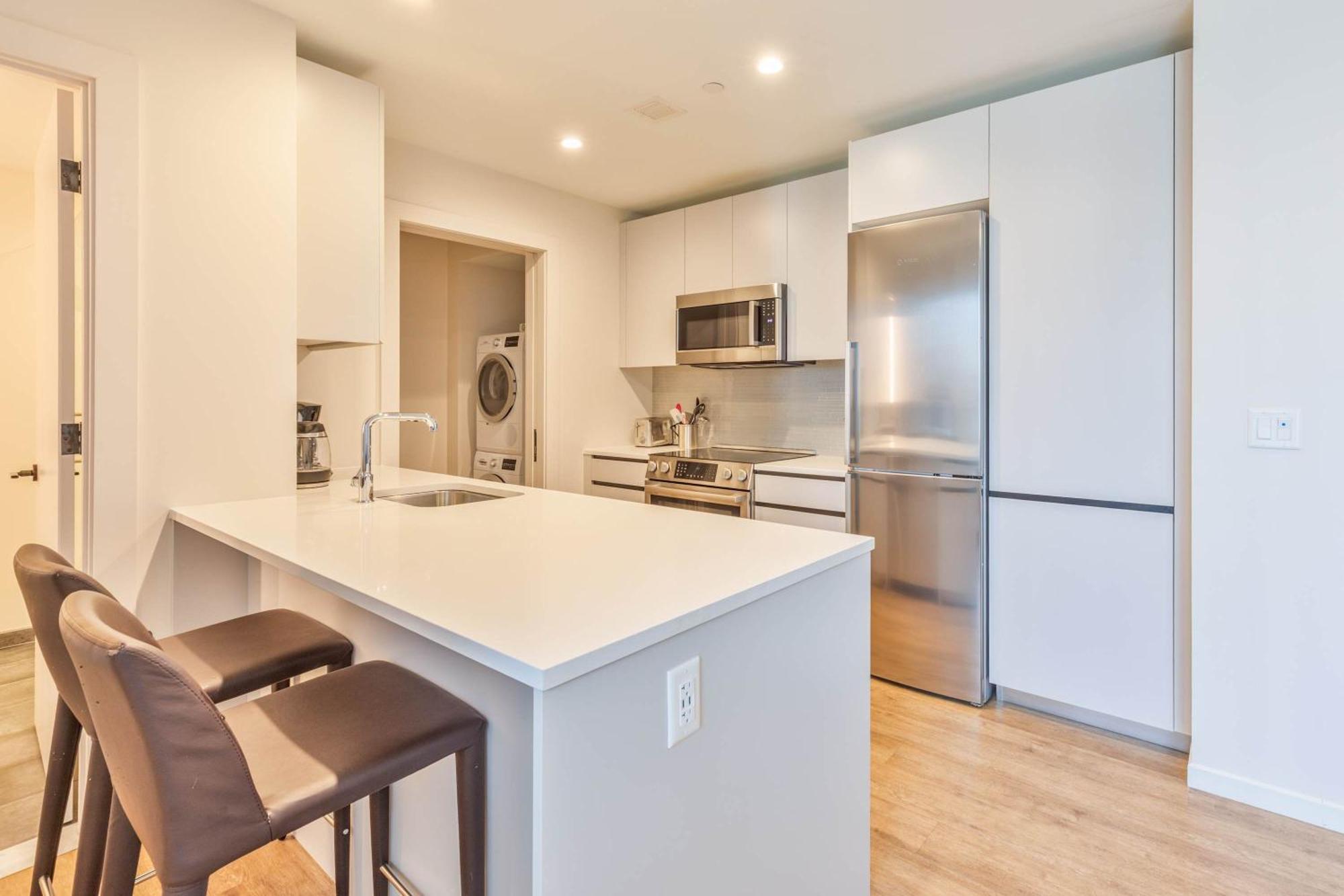 Luxury Apt Heart Of Seaport Бостън Екстериор снимка