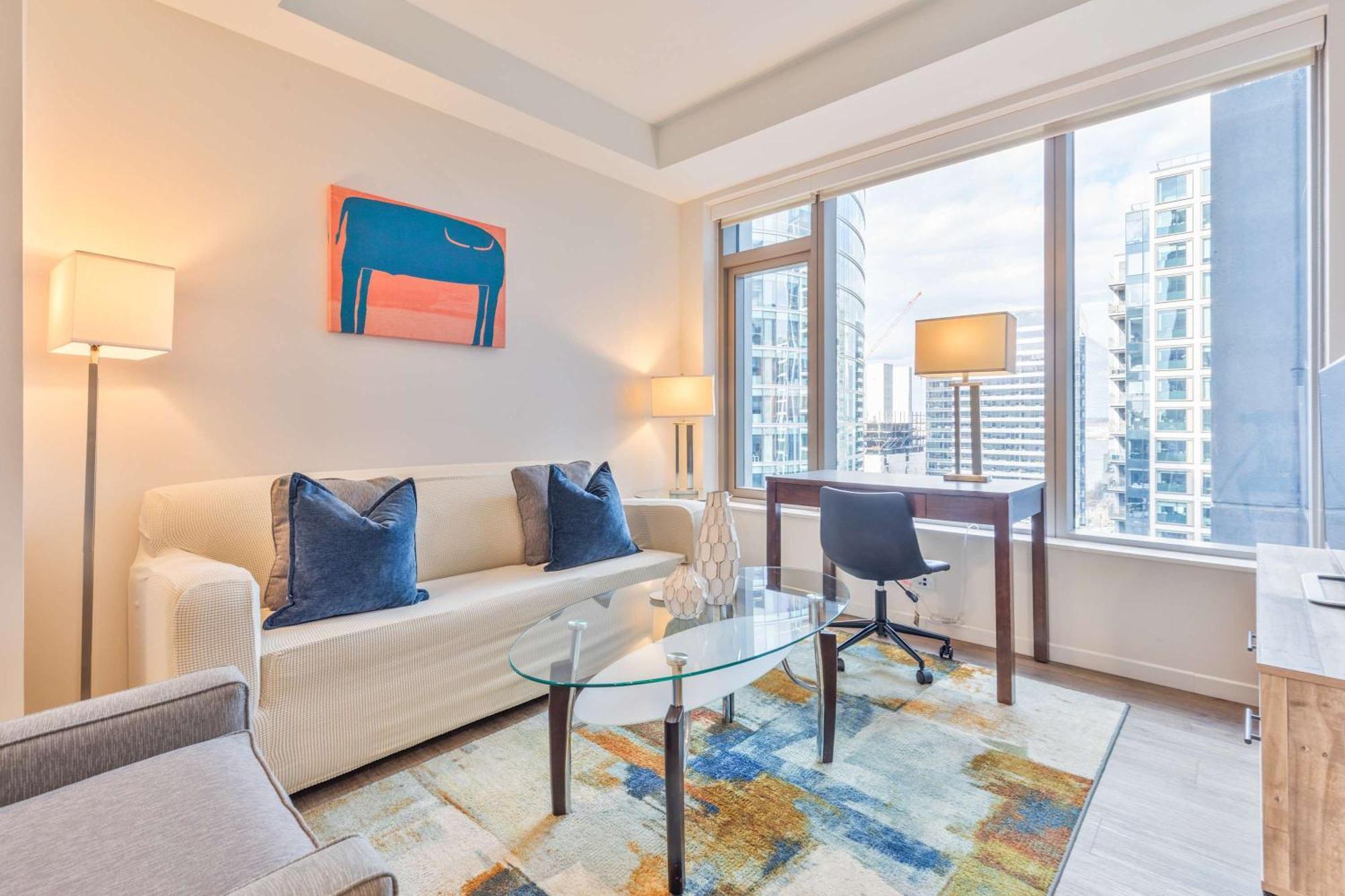 Luxury Apt Heart Of Seaport Бостън Екстериор снимка