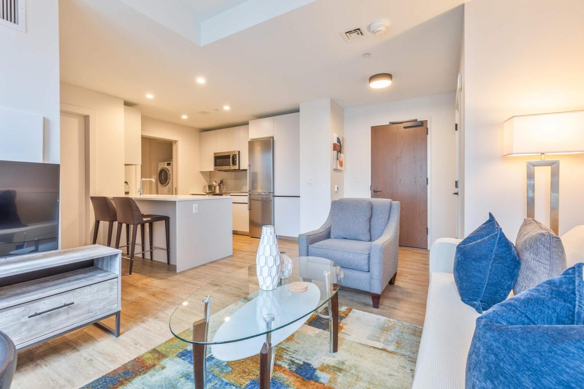 Luxury Apt Heart Of Seaport Бостън Екстериор снимка